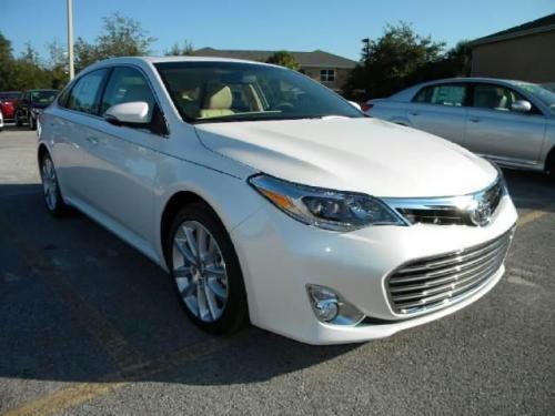 Photo Image Gallery & Touchup Paint: Toyota Avalon in Blizzard Pearl   (070)  YEARS: 2013-2013