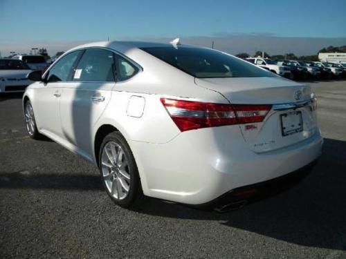 Photo Image Gallery & Touchup Paint: Toyota Avalon in Blizzard Pearl   (070)  YEARS: 2013-2013
