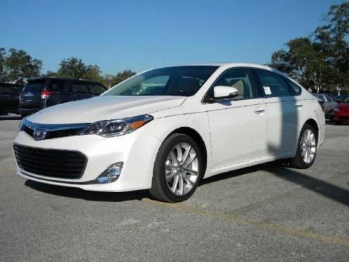 Photo Image Gallery & Touchup Paint: Toyota Avalon in Blizzard Pearl   (070)  YEARS: 2013-2013
