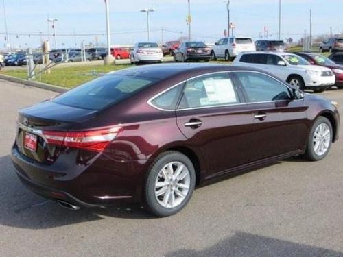 Photo Image Gallery & Touchup Paint: Toyota Avalon in Sizzling Crimson Mica  (3R0)  YEARS: 2013-2013
