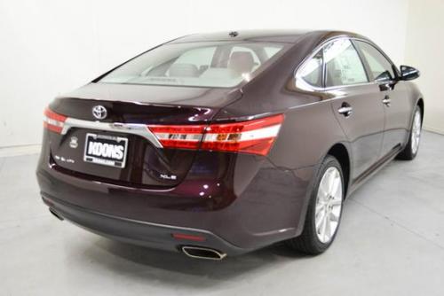 Photo Image Gallery & Touchup Paint: Toyota Avalon in Sizzling Crimson Mica  (3R0)  YEARS: 2013-2013