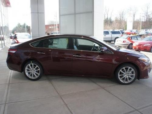 Photo Image Gallery & Touchup Paint: Toyota Avalon in Moulin Rouge Mica  (3T0)  YEARS: 2013-2013