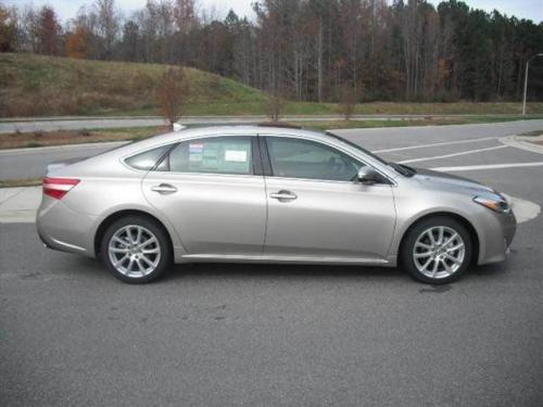 Photo Image Gallery & Touchup Paint: Toyota Avalon in Champagne Mica   (5B2)  YEARS: 2013-2013
