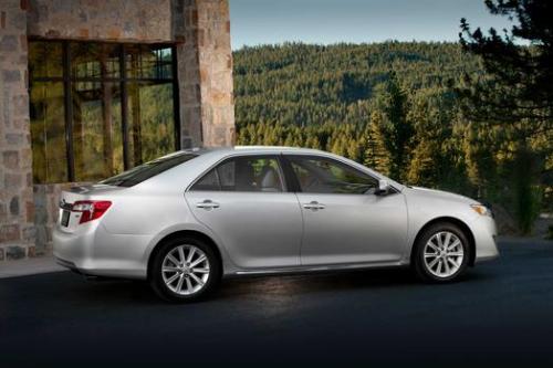 Photo Image Gallery & Touchup Paint: Toyota Camry in Classic Silver Metallic  (1F7)  YEARS: 2012-2013