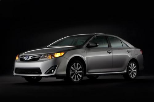 Photo Image Gallery & Touchup Paint: Toyota Camry in Classic Silver Metallic  (1F7)  YEARS: 2012-2013