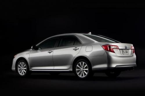 Photo Image Gallery & Touchup Paint: Toyota Camry in Classic Silver Metallic  (1F7)  YEARS: 2012-2013
