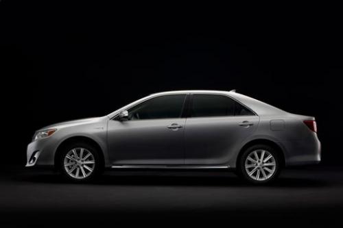 Photo Image Gallery & Touchup Paint: Toyota Camry in Classic Silver Metallic  (1F7)  YEARS: 2012-2013