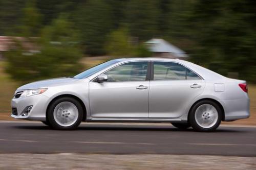Photo Image Gallery & Touchup Paint: Toyota Camry in Classic Silver Metallic  (1F7)  YEARS: 2012-2013