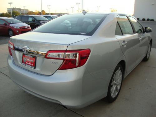Photo Image Gallery & Touchup Paint: Toyota Camry in Classic Silver Metallic  (1F7)  YEARS: 2012-2013