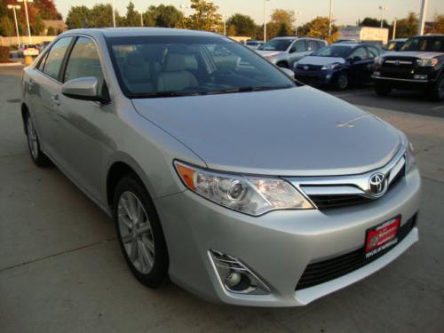 Photo Image Gallery & Touchup Paint: Toyota Camry in Classic Silver Metallic  (1F7)  YEARS: 2012-2013