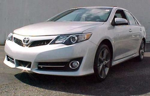 Photo Image Gallery & Touchup Paint: Toyota Camry in Classic Silver Metallic  (1F7)  YEARS: 2012-2013