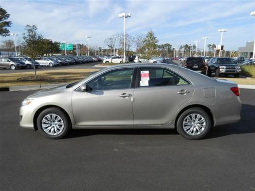 Photo Image Gallery & Touchup Paint: Toyota Camry in Champagne Mica   (5B2)  YEARS: 2013-2013