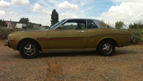 Photo Image Gallery & Touchup Paint: Toyota Celica in Gold Metallic   (520)  YEARS: 1973-1973