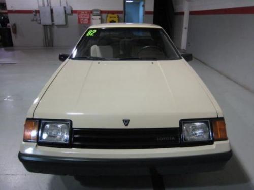 Photo Image Gallery & Touchup Paint: Toyota Celica in Beige Black   (2C6)  YEARS: 1982-1982