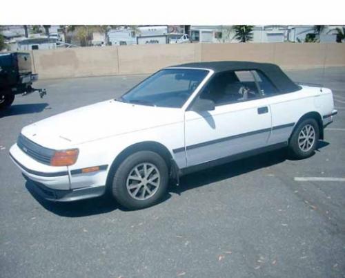 Photo Image Gallery & Touchup Paint: Toyota Celica in Super White   (040)  YEARS: 1987-1989