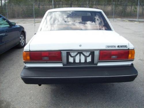 Photo Image Gallery & Touchup Paint: Toyota Cressida in Super White   (035)  YEARS: 1983-1984