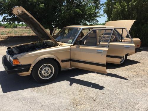 Photo Image Gallery & Touchup Paint: Toyota Cressida in Beige Metallic   (4A6)  YEARS: 1981-1983