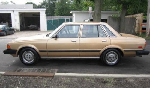 Photo Image Gallery & Touchup Paint: Toyota Cressida in Light Topaz Metallic  (4E1)  YEARS: 1984-1984