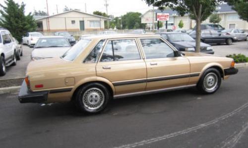 Photo Image Gallery & Touchup Paint: Toyota Cressida in Light Topaz Metallic  (4E1)  YEARS: 1984-1984