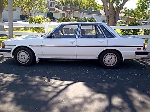 Photo Image Gallery & Touchup Paint: Toyota Cressida in Super White   (040)  YEARS: 1985-1988