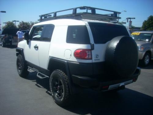 Photo Image Gallery & Touchup Paint: Toyota Fjcruiser in Iceberg    (058)  YEARS: 2008-2013