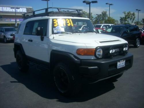 Photo Image Gallery & Touchup Paint: Toyota Fjcruiser in Iceberg    (058)  YEARS: 2008-2013