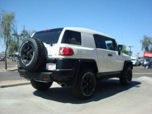 Photo Image Gallery & Touchup Paint: Toyota Fjcruiser in Iceberg    (058)  YEARS: 2008-2013