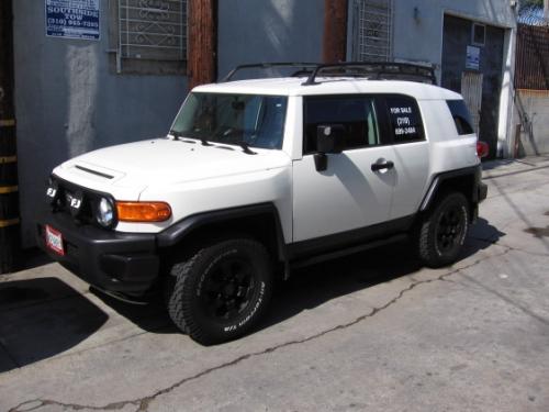 Photo Image Gallery & Touchup Paint: Toyota Fjcruiser in Iceberg    (058)  YEARS: 2008-2013