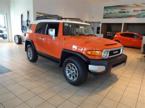 Photo Image Gallery & Touchup Paint: Toyota Fjcruiser in Magma    (2LF)  YEARS: 2013-2013