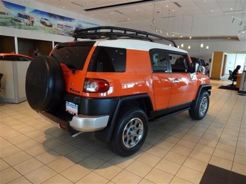 Photo Image Gallery & Touchup Paint: Toyota Fjcruiser in Magma    (2LF)  YEARS: 2013-2013
