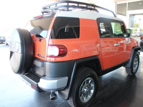 Photo Image Gallery & Touchup Paint: Toyota Fjcruiser in Magma    (2LF)  YEARS: 2013-2013