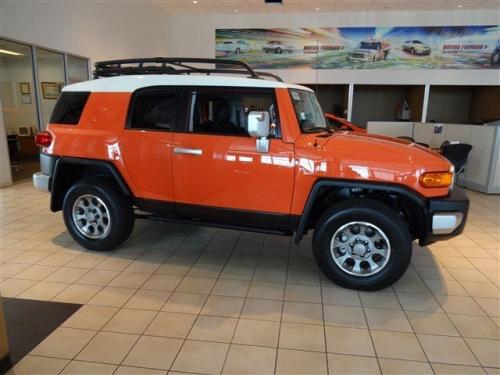 Photo Image Gallery & Touchup Paint: Toyota Fjcruiser in Magma    (2LF)  YEARS: 2013-2013