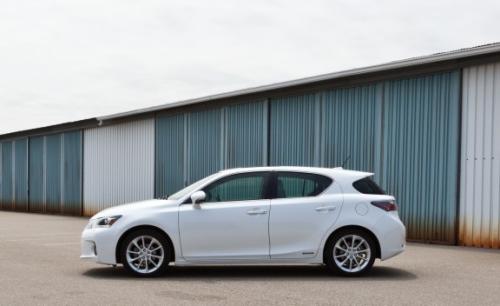Photo Image Gallery & Touchup Paint: Lexus CT in Starfire Pearl   (077)  YEARS: 2011-2013