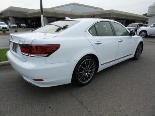 Photo Image Gallery & Touchup Paint: Lexus LS in Ultra White   (083)  YEARS: 2013-2017
