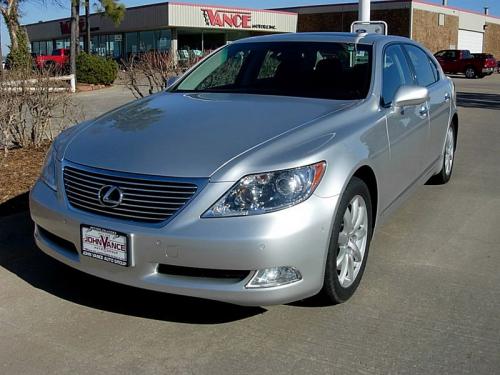 Photo Image Gallery & Touchup Paint: Lexus LS in Mercury Metallic   (1F2)  YEARS: 2007-2012