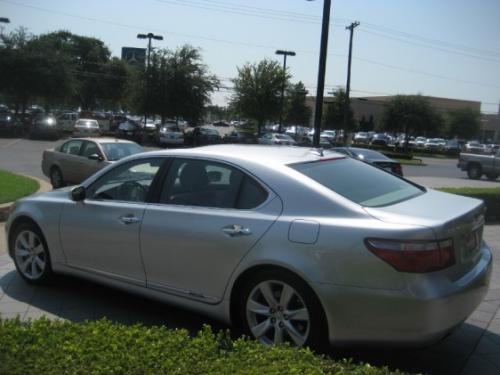 Photo Image Gallery & Touchup Paint: Lexus LS in Mercury Metallic   (1F2)  YEARS: 2007-2012