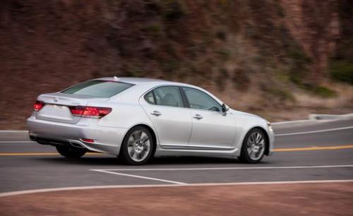 Photo Image Gallery & Touchup Paint: Lexus LS in Liquid Platinum   (1J2)  YEARS: 2013-2013