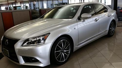 Photo Image Gallery & Touchup Paint: Lexus LS in Liquid Platinum   (1J2)  YEARS: 2013-2014