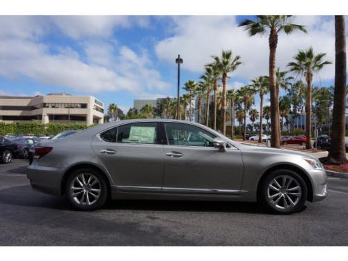 Photo Image Gallery & Touchup Paint: Lexus LS in Atomic Silver   (1J7)  YEARS: 2016-2016