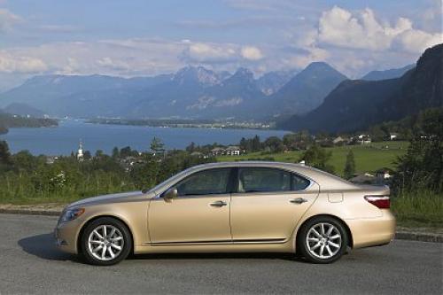 Photo Image Gallery & Touchup Paint: Lexus LS in Golden Almond Metallic  (4T1)  YEARS: 2007-2009