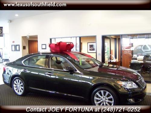 Photo Image Gallery & Touchup Paint: Lexus LS in Peridot Mica   (6V6)  YEARS: 2010-2012