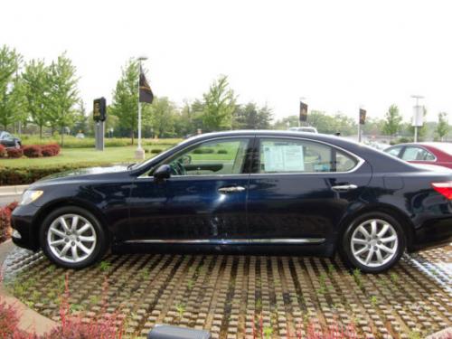 Photo Image Gallery & Touchup Paint: Lexus LS in Black Sapphire Pearl  (8U0)  YEARS: 2007-2009