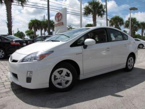 Photo Image Gallery & Touchup Paint: Toyota Prius in Blizzard Pearl   (070)  YEARS: 2012-2013
