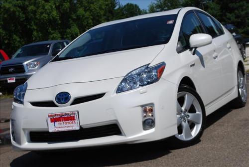 Photo Image Gallery & Touchup Paint: Toyota Prius in Blizzard Pearl   (070)  YEARS: 2012-2013