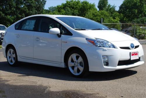 Photo Image Gallery & Touchup Paint: Toyota Prius in Blizzard Pearl   (070)  YEARS: 2012-2013