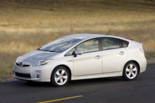 Photo Image Gallery & Touchup Paint: Toyota Prius in Classic Silver Metallic  (1F7)  YEARS: 2010-2013
