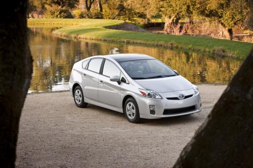 Photo Image Gallery & Touchup Paint: Toyota Prius in Classic Silver Metallic  (1F7)  YEARS: 2010-2013