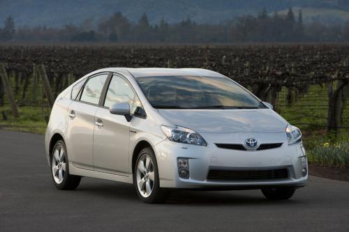 Photo Image Gallery & Touchup Paint: Toyota Prius in Classic Silver Metallic  (1F7)  YEARS: 2012-2013