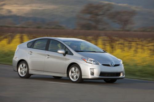 Photo Image Gallery & Touchup Paint: Toyota Prius in Classic Silver Metallic  (1F7)  YEARS: 2010-2013