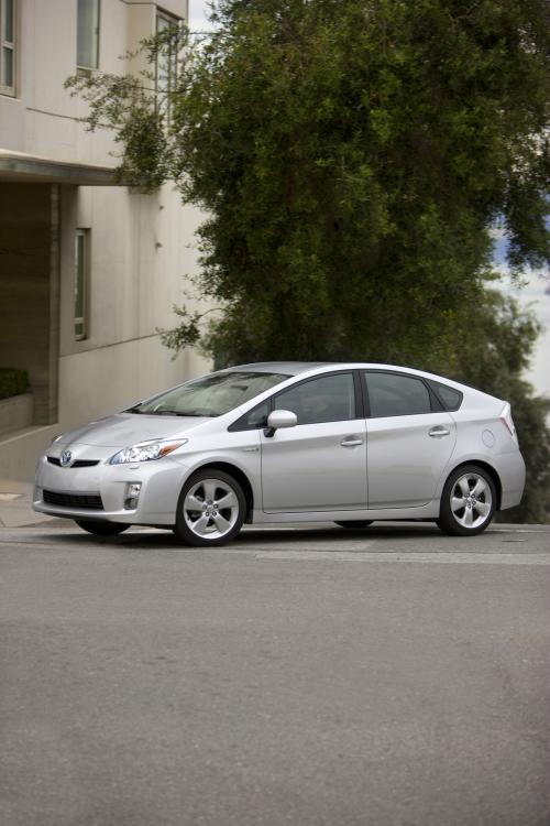 Photo Image Gallery & Touchup Paint: Toyota Prius in Classic Silver Metallic  (1F7)  YEARS: 2012-2013